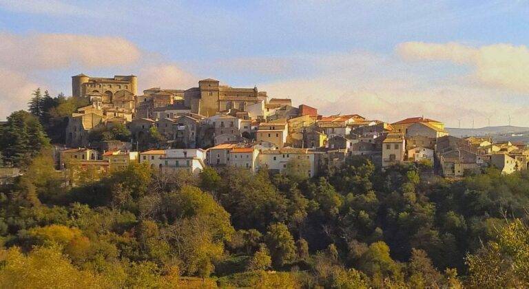 Zungoli – Itali. Selling houses in the Historical Center to save the City