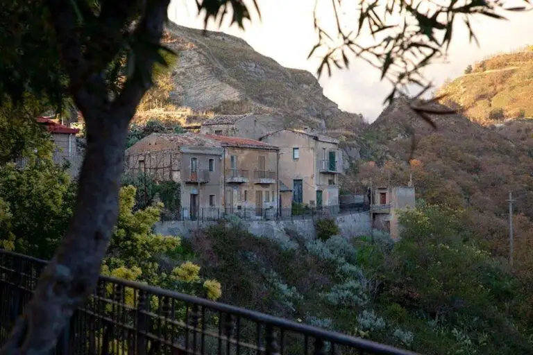 Exploring the Opportunity: Calanna’s 1 Euro House Program