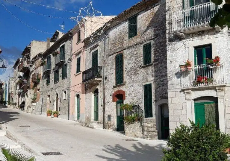 Comune di Sant’Elia a Pianisi and 1 Euro House. A Small Place with a Big Heart