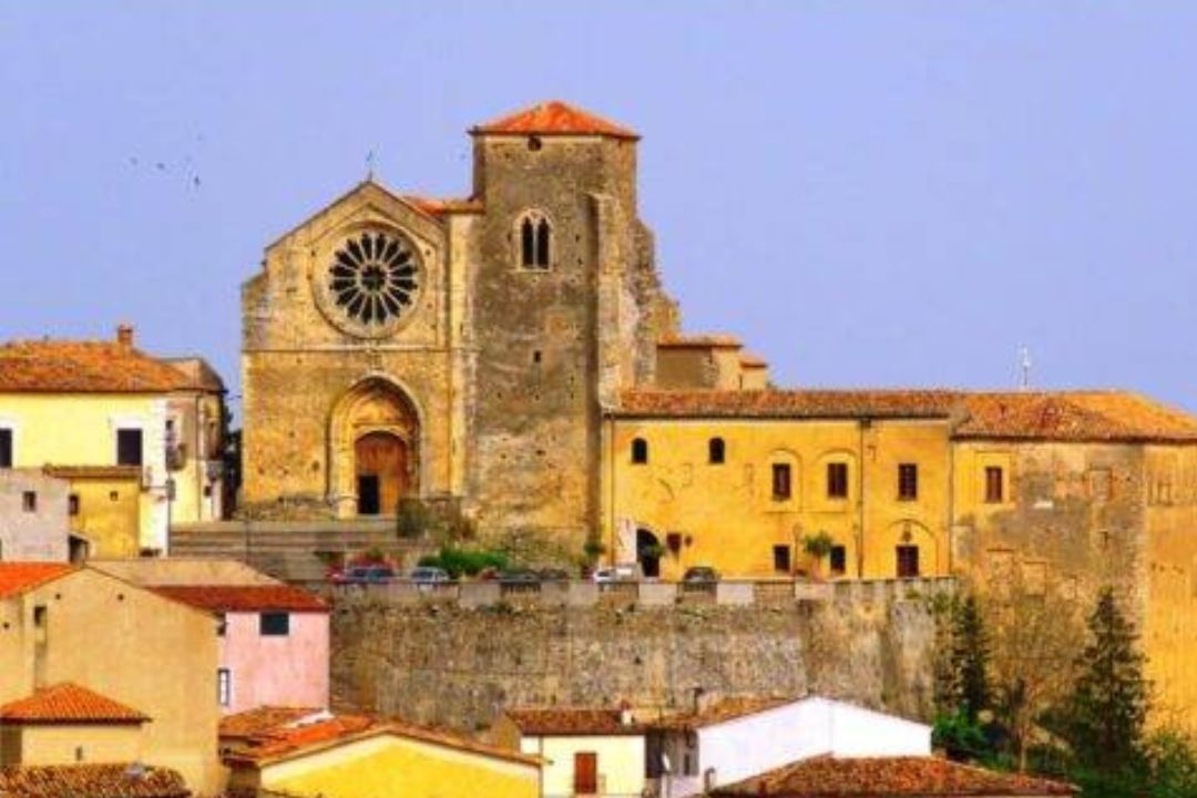 1-Euro-House-in-Spain